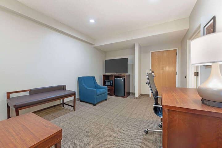 Room 28 of 44